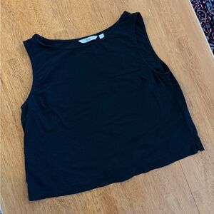 Modern UNIQLO XS Women’s Boatneck Sleeveless T-Shirt in Black